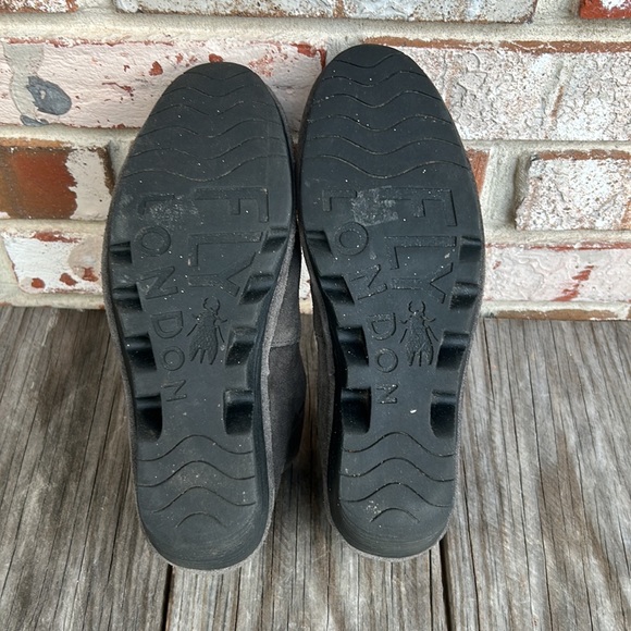 Booties Fly London charcoal gray suede ankle 1 1/2 wedge zip premium lea… - Picture 10 of 11
